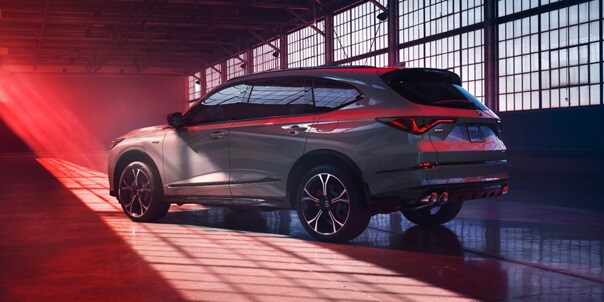 Urban Gray Pearl色Acura MDX Type S Advance 3/4後方視角 Urban Gray Pearl色Acura MDX Type S Advance 3/4後方視角