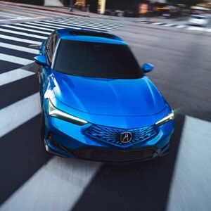 Double Apex Blue色2026 Acura Integra前方視角。 Double Apex Blue色2026 Acura Integra前方視角。