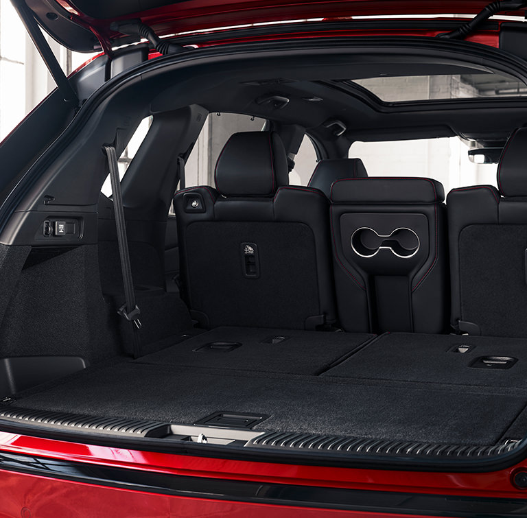 2022 Acura MDX兩個座椅放下