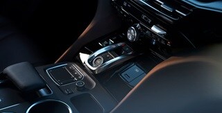 2022 Acura MDX符合人體工學設計的中央間格