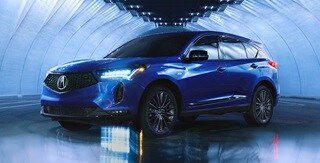 2022 ACURA RDX 3/4視角,前衛黑色風格,停放於倉庫中 2022 ACURA RDX 3/4視角,前衛黑色風格,停放於倉庫中