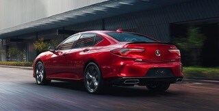 Performance Red Pearl色的TLX 2022 SH-AWD搭載A-Spec組合 Performance Red Pearl色的TLX 2022 SH-AWD搭載A-Spec組合