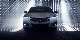 Platinum White Pearl色的TLX 2022 A-Spec®組合,配備Jewel Eye® LED車頭燈 Platinum White Pearl色的TLX 2022 A-Spec®組合,配備Jewel Eye® LED車頭燈