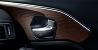 TLX 2022搭載先進組合與Ebony色內裝 TLX 2022搭載先進組合與Ebony色內裝