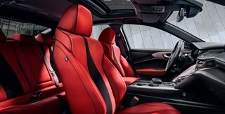 2025 Acura TLX A-Spec專屬的內裝,讓您與乘客共享來自NSX的設計靈感。 2025 Acura TLX A-Spec專屬的內裝,讓您與乘客共享來自NSX的設計靈感。