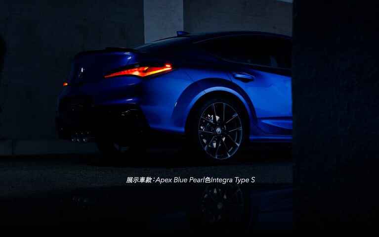 Apex Blue Pearl色的Acura Integra Type S3/4後方視角