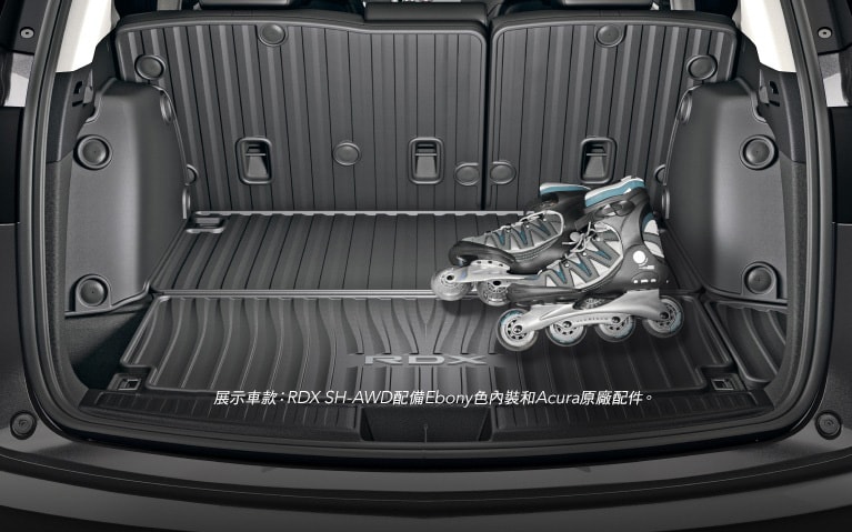 Acura 2026 RDX A-Spec先進組合搭配Orchid色內裝，展示置物區空間。